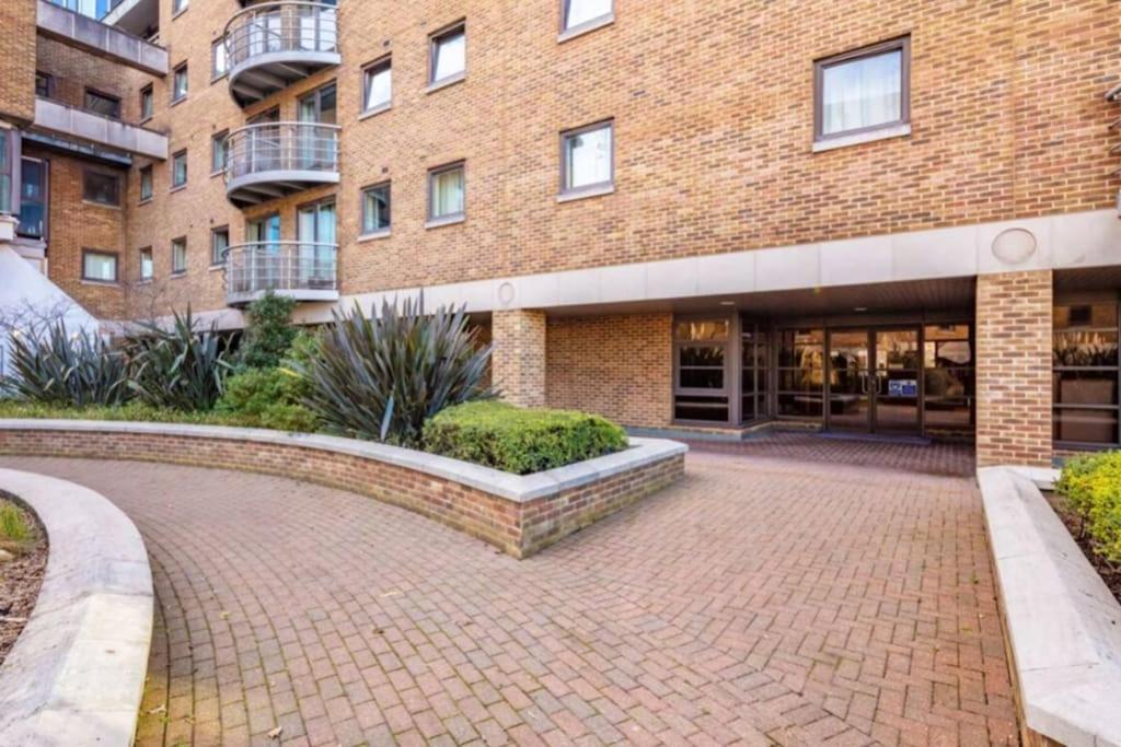 1 Bedroom Flat With Free Parking Londres Exterior foto