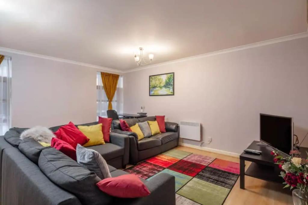 1 Bedroom Flat With Free Parking Londres Exterior foto