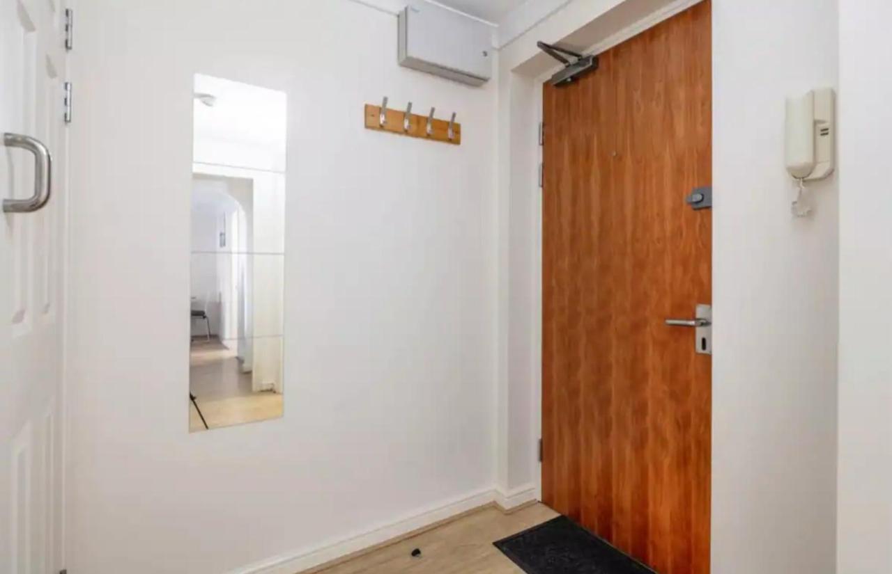 1 Bedroom Flat With Free Parking Londres Exterior foto